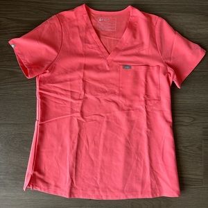 Figs technical scrub top